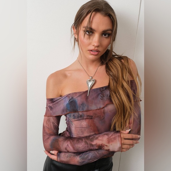 Semi sheer off shoulder crop top - Picture 3 of 5